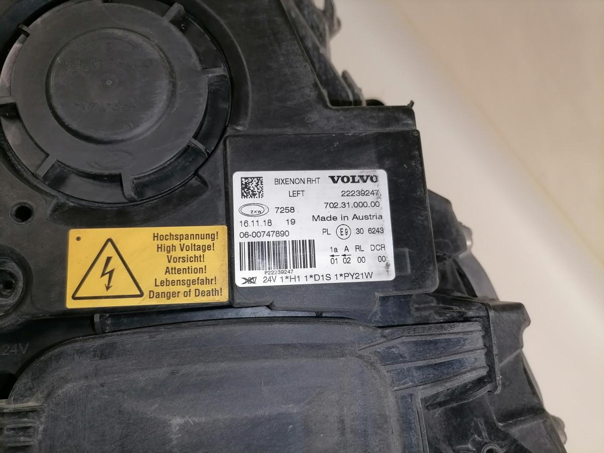 Volvo Light 22239247 - Lumière/ Éclairage pour Camion: photos 5 Volvo Light 22239247 - Lumière/ Éclairage pour Camion: photos 5