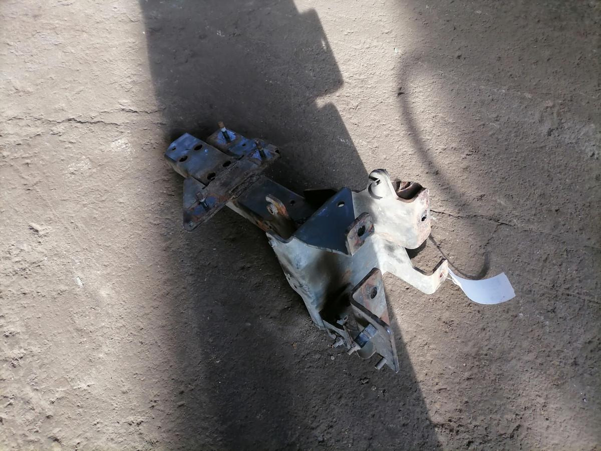 Volvo Mudguard bracket 21994443 - Pièce universelle pour Camion: photos 3 Volvo Mudguard bracket 21994443 - Pièce universelle pour Camion: photos 3