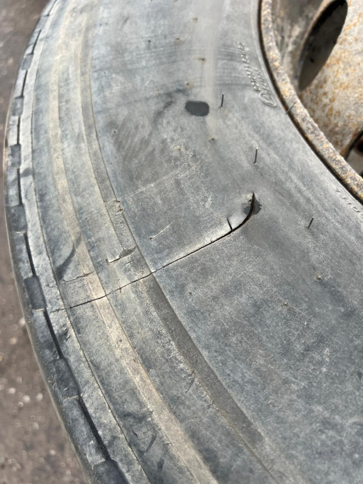 Volvo Rehvid + veljed 315/70R22.5 31570R225 - Pneus et jantes pour Camion: photos 4 Volvo Rehvid + veljed 315/70R22.5 31570R225 - Pneus et jantes pour Camion: photos 4