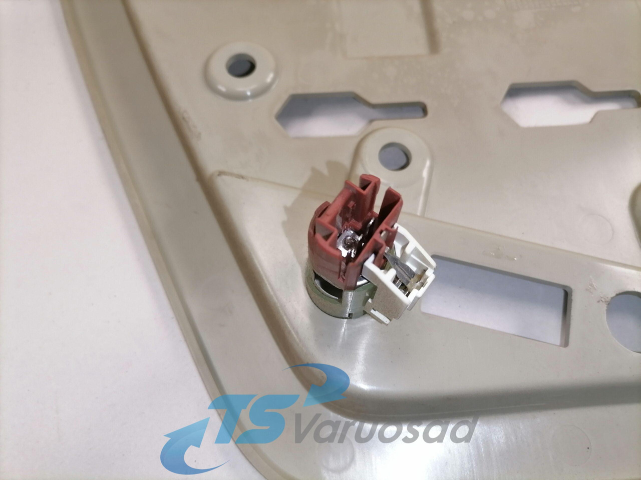 Volvo Salongi plastik 82282443 - Pièce universelle pour Camion: photos 4 Volvo Salongi plastik 82282443 - Pièce universelle pour Camion: photos 4