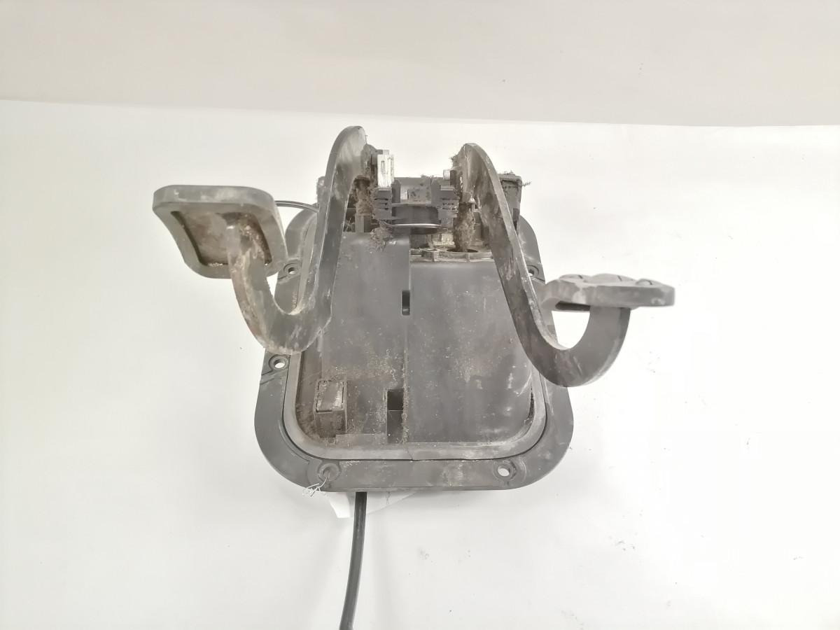 Volvo Siduri + piduri pedaalid 5010640219 - Préparation du carburant pour Camion: photos 5 Volvo Siduri + piduri pedaalid 5010640219 - Préparation du carburant pour Camion: photos 5