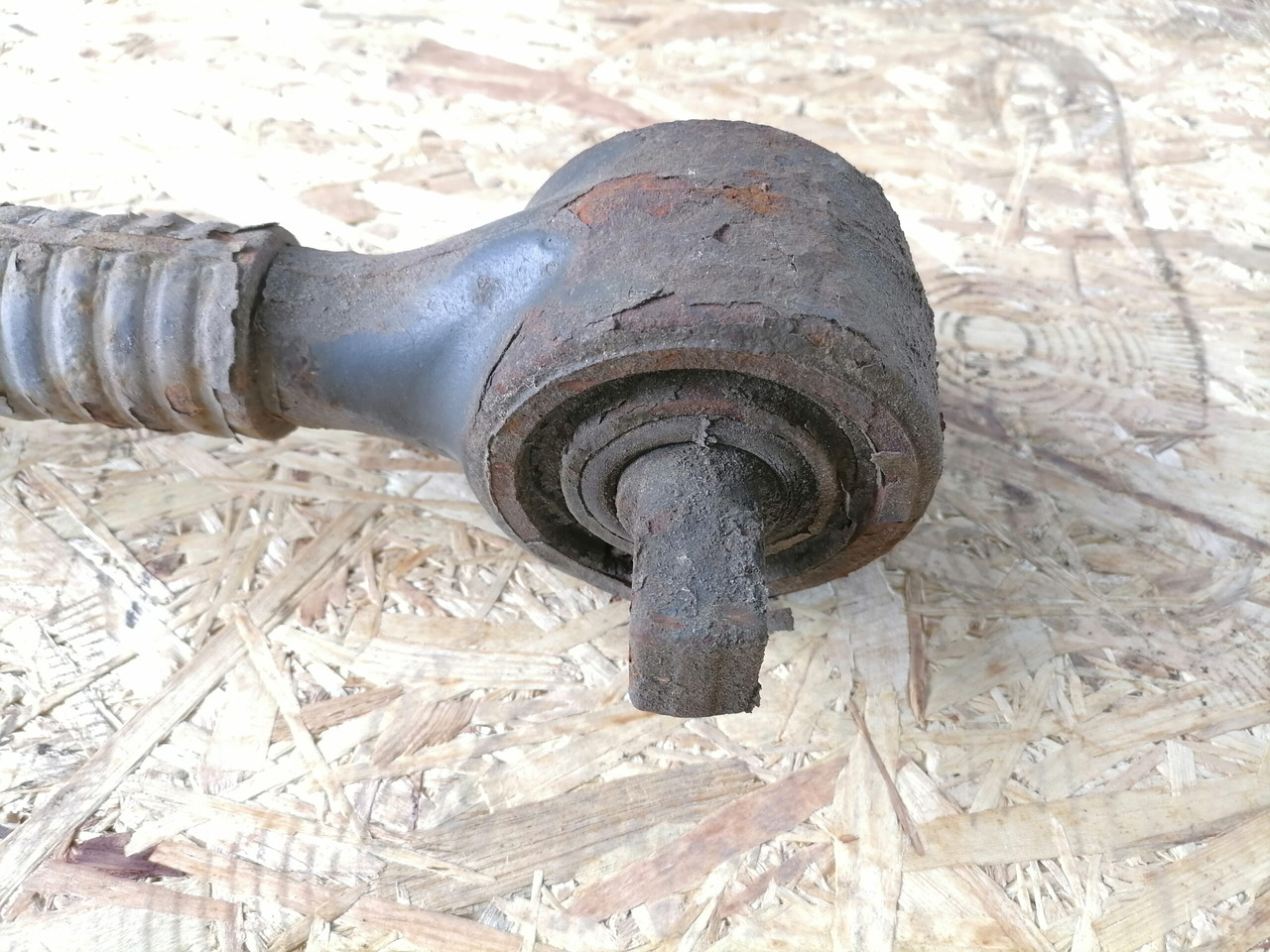 Volvo Torque rod 20410053 - Essieu et pièces pour Camion: photos 3 Volvo Torque rod 20410053 - Essieu et pièces pour Camion: photos 3