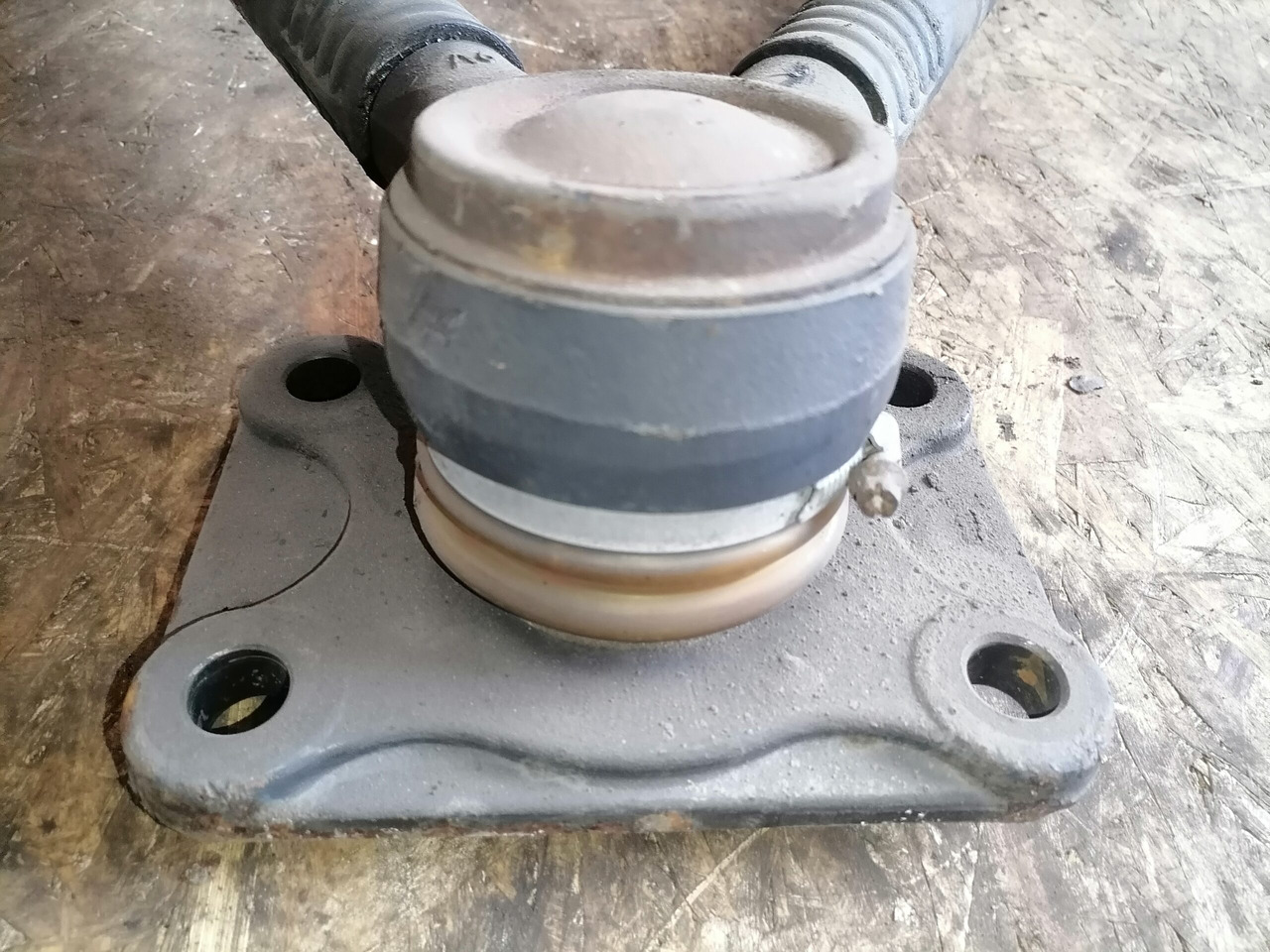 Volvo V- rod 20703338 - Essieu et pièces pour Camion: photos 5 Volvo V- rod 20703338 - Essieu et pièces pour Camion: photos 5