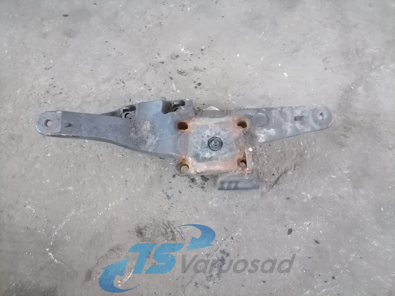 Volvo Volvo drive axle / axle mounting / airbag carrier 20428753 - Essieu et pièces pour Camion: photos 1 Volvo Volvo drive axle / axle mounting / airbag carrier 20428753 - Essieu et pièces pour Camion: photos 1