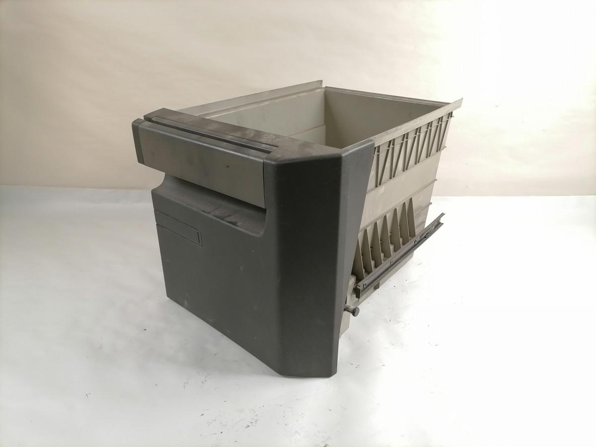 Volvo Voodialune panipaik 82174063 - Pièce universelle pour Camion: photos 2 Volvo Voodialune panipaik 82174063 - Pièce universelle pour Camion: photos 2