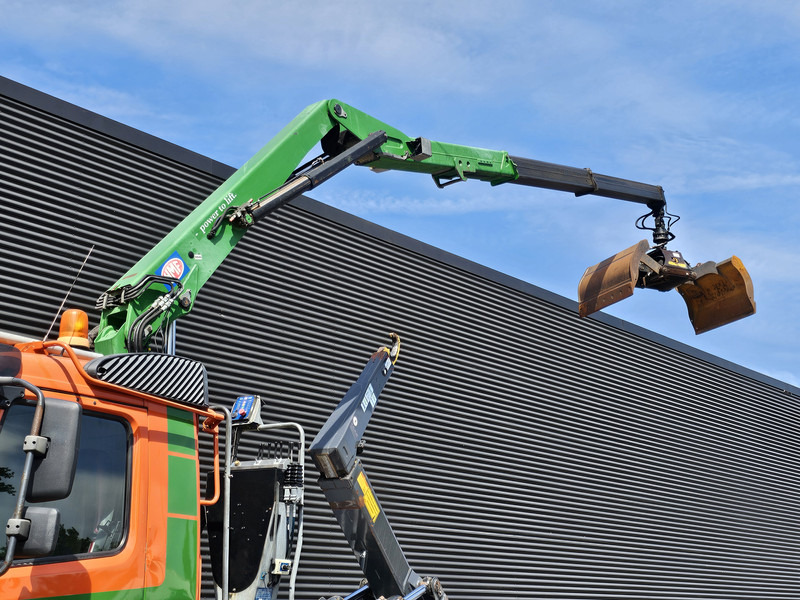 Volvo FMX 460 / 8x4-4 / HMF CRANE + HOOKLIFT / CONTAINER - Camion ampliroll, Camion grue: photos 2 Volvo FMX 460 / 8x4-4 / HMF CRANE + HOOKLIFT / CONTAINER - Camion ampliroll, Camion grue: photos 2