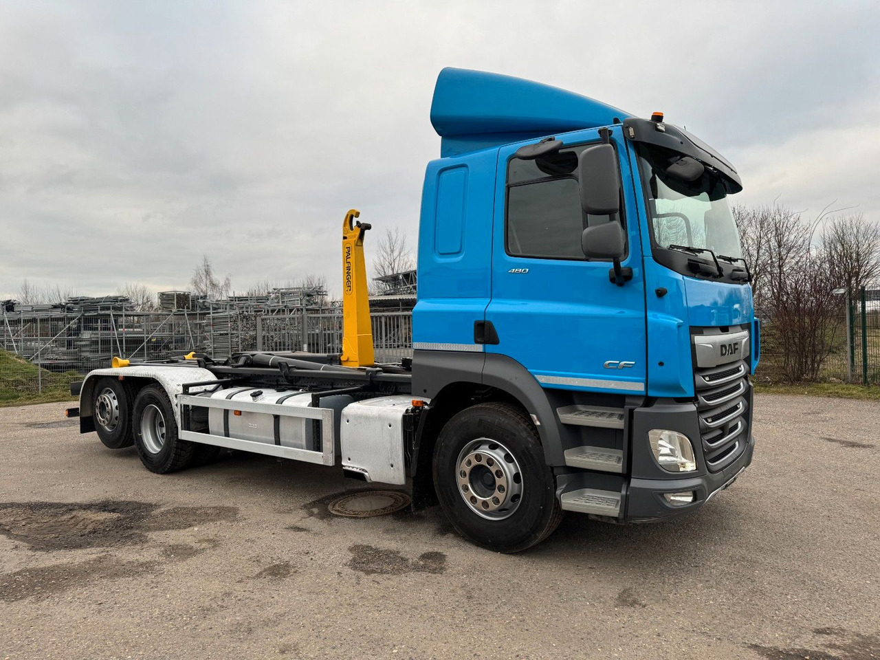 Camion ampliroll DAF CF 480 6X2 Abroller Funk 8 Stück neue Pirelli DAF CF 480 6X2 Abroller Funk 8 Stück neue Pirelli: photos 1