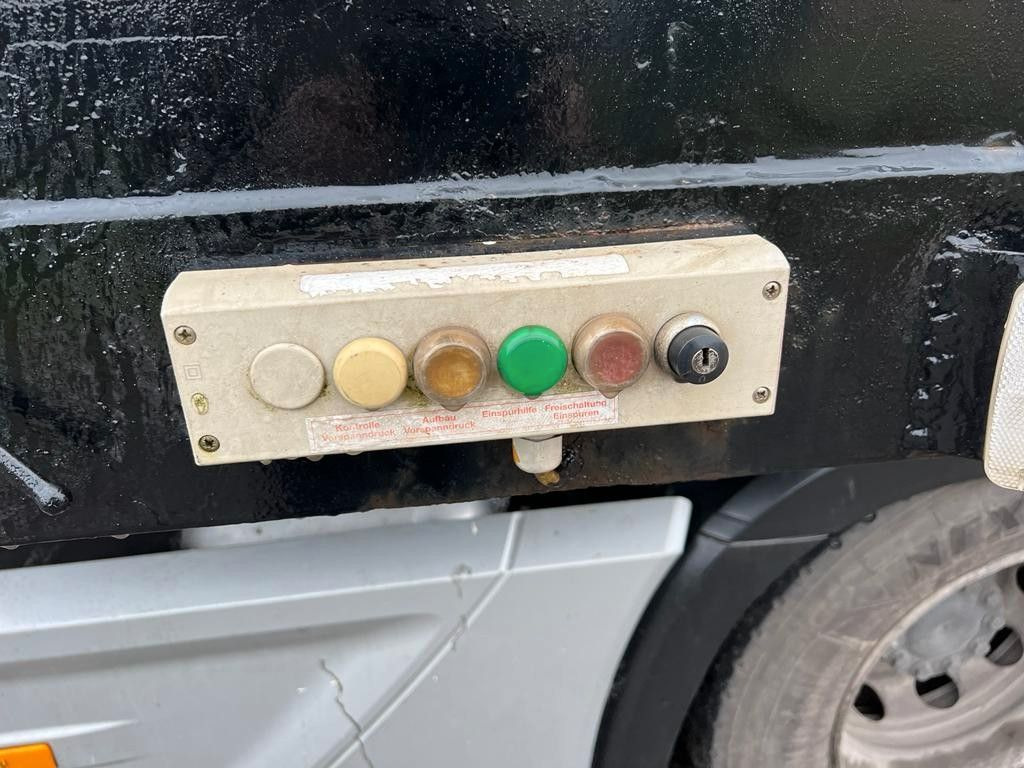 Langendorf Tiefbett mit Rampen Hydraulisch Langendorf Tiefbett mit Rampen Hydraulisch - Semi-remorque surbaissé: photos 5 Langendorf Tiefbett mit Rampen Hydraulisch Langendorf Tiefbett mit Rampen Hydraulisch - Semi-remorque surbaissé: photos 5