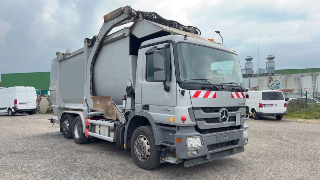 Mercedes-Benz 2536 6x2 Überkopflader - Benne à ordures ménagères: photos 4 Mercedes-Benz 2536 6x2 Überkopflader - Benne à ordures ménagères: photos 4