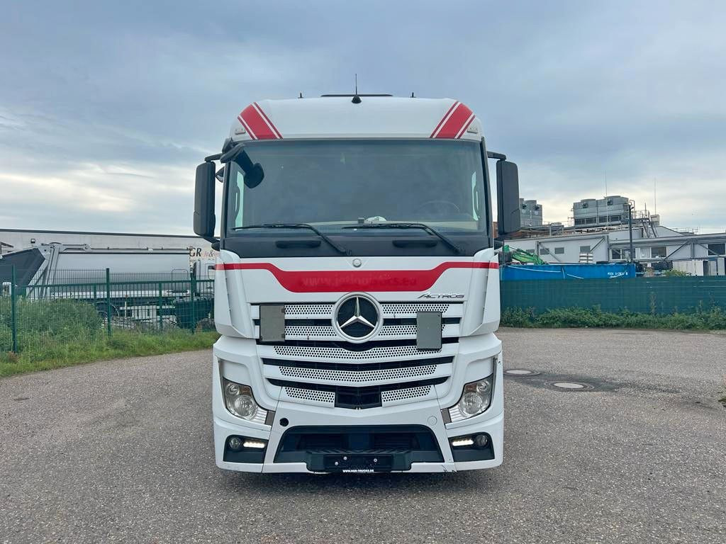 Mercedes-Benz 1842 4X2 mit Höhenverstellbarer Sattelkuppung Mercedes-Benz 1842 4X2 mit Höhenverstellbarer Sattelkuppung - Tracteur routier: photos 4 Mercedes-Benz 1842 4X2 mit Höhenverstellbarer Sattelkuppung Mercedes-Benz 1842 4X2 mit Höhenverstellbarer Sattelkuppung - Tracteur routier: photos 4