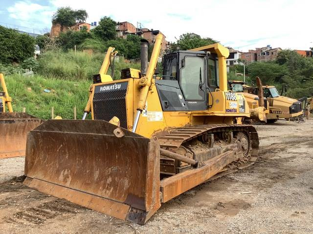 Komatsu D85EX-15 - Bulldozer: photos 1 Komatsu D85EX-15 - Bulldozer: photos 1