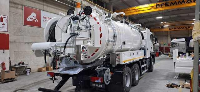 MAN TGS33.400 Jetter - Camion vidangeur: photos 3 MAN TGS33.400 Jetter - Camion vidangeur: photos 3