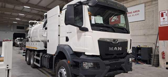 MAN TGS33.400 Jetter - Camion vidangeur: photos 4 MAN TGS33.400 Jetter - Camion vidangeur: photos 4