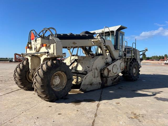 CAT RM500 - Compacteur à pieds de mouton/ Monocylindre: photos 3 CAT RM500 - Compacteur à pieds de mouton/ Monocylindre: photos 3