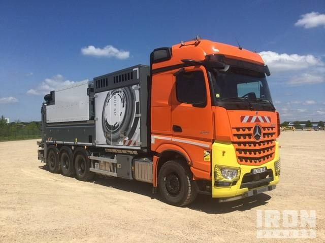 Rivard - Mercedes-Benz EXVAC - Arocs 3253 8x4 - Camion vidangeur: photos 2 Rivard - Mercedes-Benz EXVAC - Arocs 3253 8x4 - Camion vidangeur: photos 2