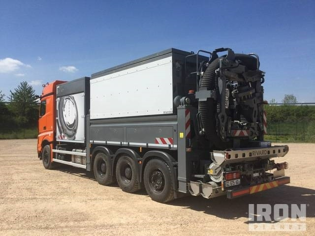 Rivard - Mercedes-Benz EXVAC - Arocs 3253 8x4 - Camion vidangeur: photos 4 Rivard - Mercedes-Benz EXVAC - Arocs 3253 8x4 - Camion vidangeur: photos 4