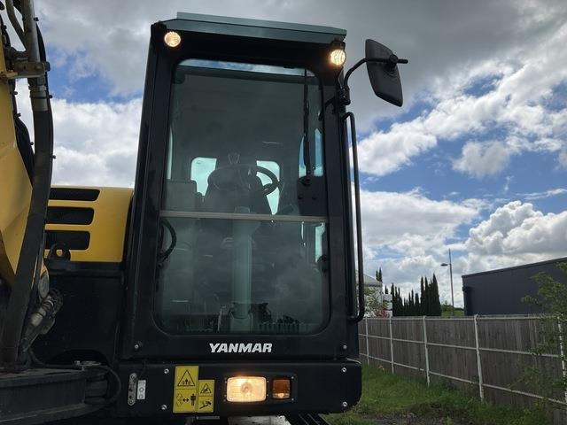 Pelle sur pneus Yanmar B110W: photos 14