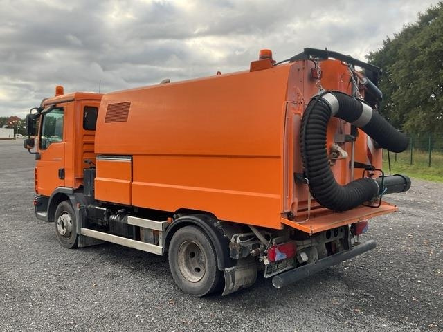 MAN TGL12.220 - Balayeuse de voirie: photos 2 MAN TGL12.220 - Balayeuse de voirie: photos 2