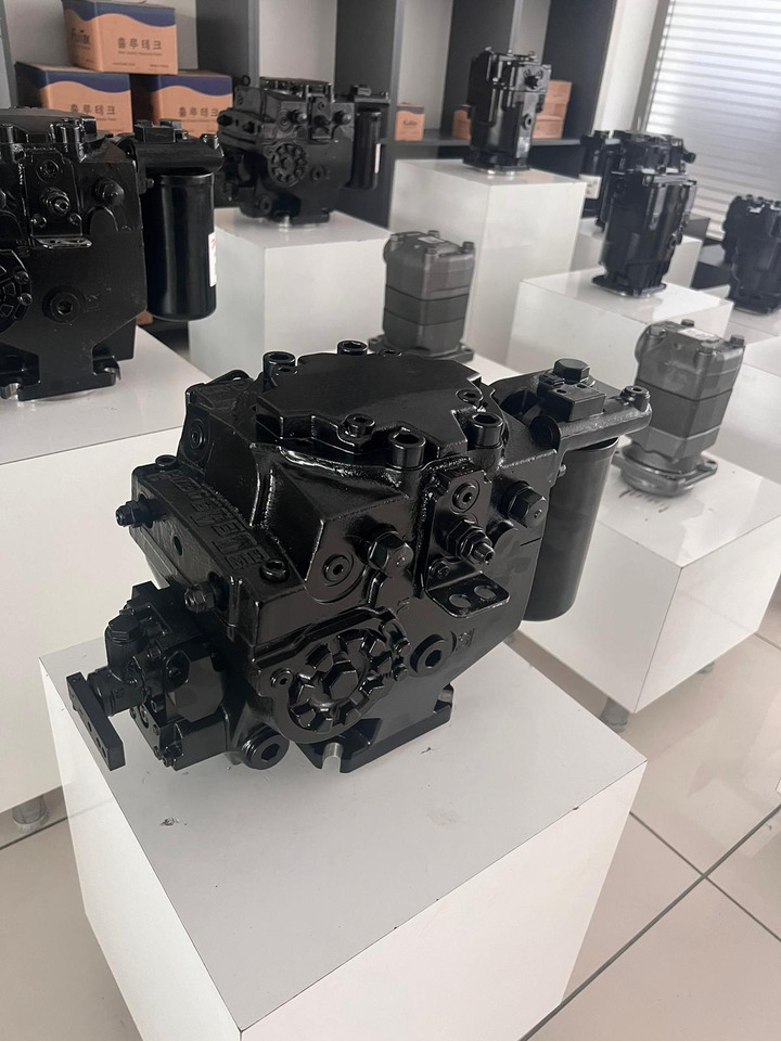 DANFOSS H1P100R B AM1C1ND3HF4NNL42L42 DM26 H1 - Pompe hydraulique pour Engins de chantier: photos 1 DANFOSS H1P100R B AM1C1ND3HF4NNL42L42 DM26 H1 - Pompe hydraulique pour Engins de chantier: photos 1