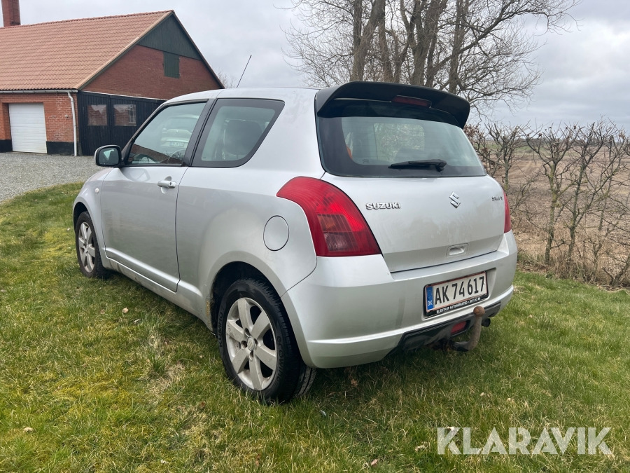 Personbil Suzuki Swift 1,3 - Voiture: photos 4 Personbil Suzuki Swift 1,3 - Voiture: photos 4