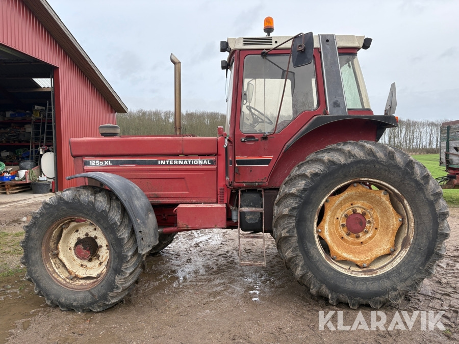 Traktor Case IH 1255 XL - Tracteur agricole: photos 5 Traktor Case IH 1255 XL - Tracteur agricole: photos 5
