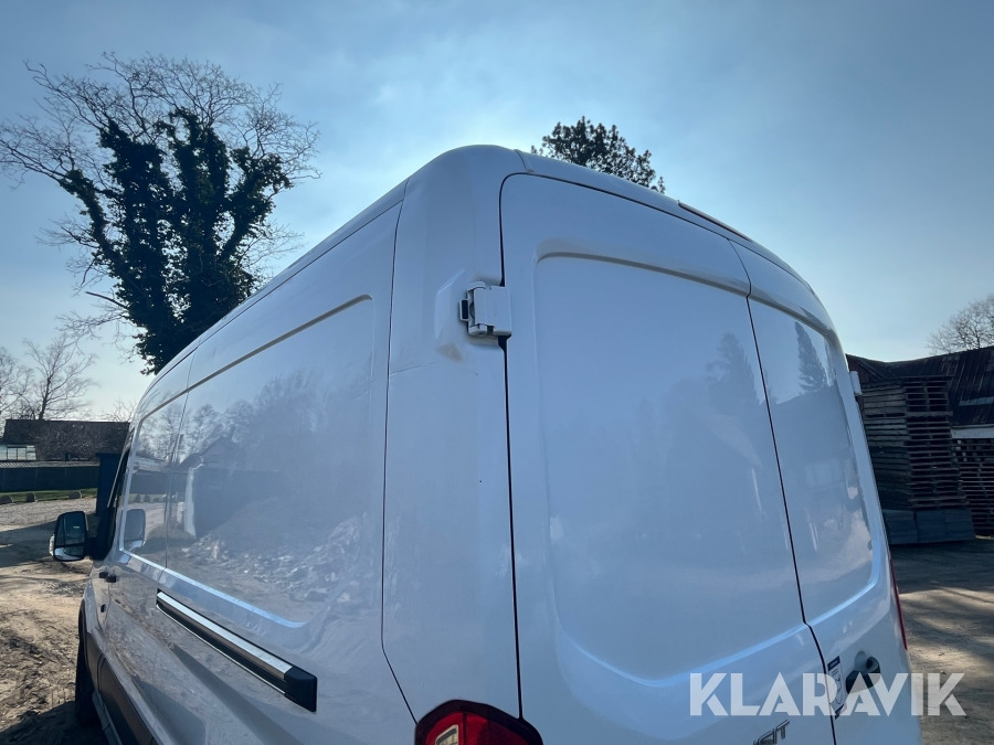 Véhicule utilitaire Varevogn Ford Transit: photos 12