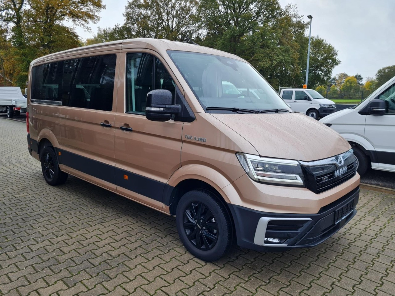 Man TGE 3.180 TDi Kombi 9 Sitze ALU KAMERA LED LEDER Sonderumbau - Utilitaire double cabine: photos 3 Man TGE 3.180 TDi Kombi 9 Sitze ALU KAMERA LED LEDER Sonderumbau - Utilitaire double cabine: photos 3