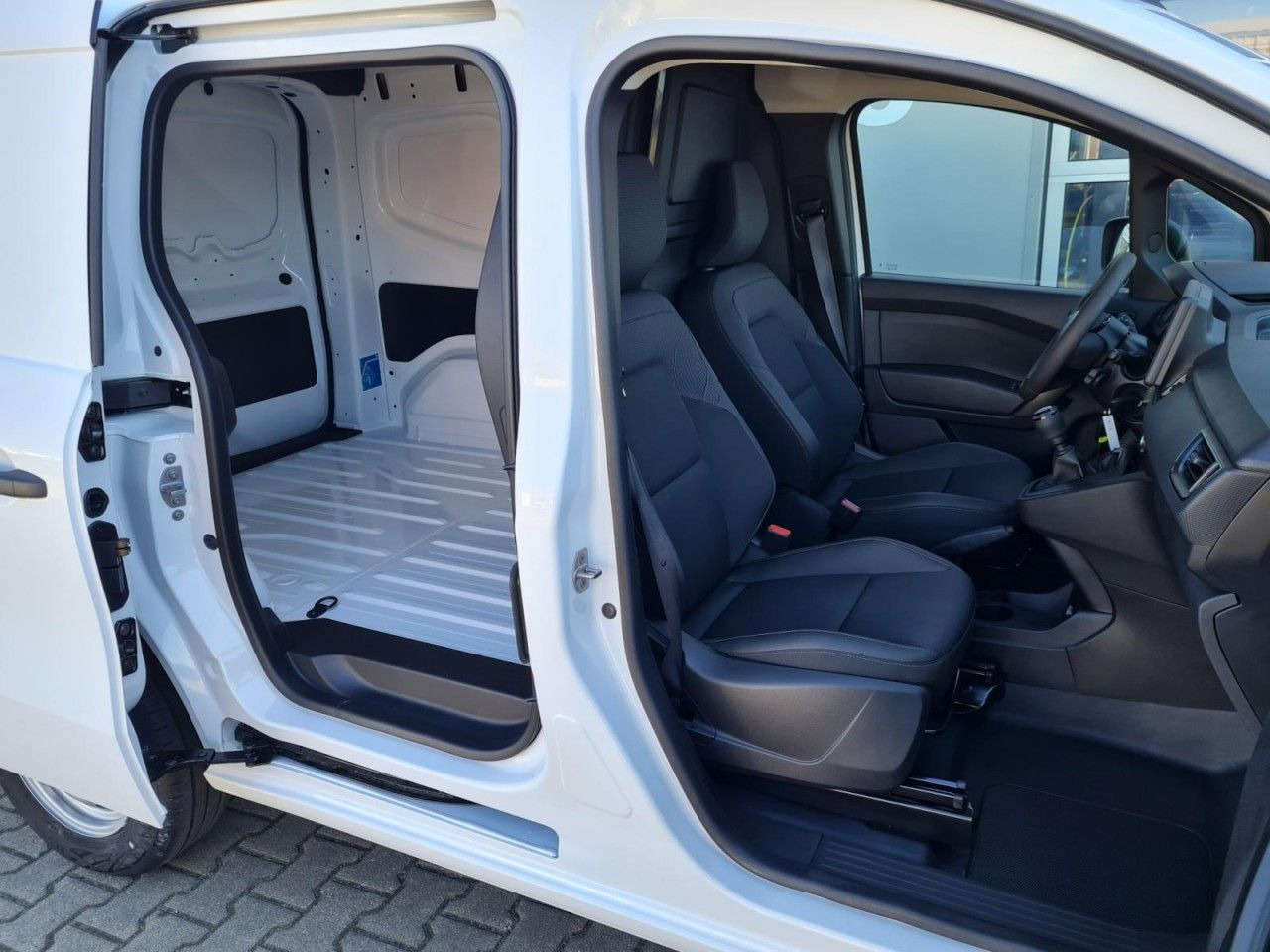 Renault Kangoo Van Kasten L1H1 TCe 1.3i KLIMA PDC TEMPOM - Fourgonnette: photos 4 Renault Kangoo Van Kasten L1H1 TCe 1.3i KLIMA PDC TEMPOM - Fourgonnette: photos 4