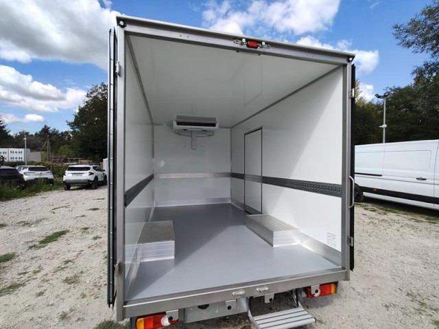 Renault Master 35 Kühlkoffer Tiefrahmen dCi 170 Stand+Fahrk. - Utilitaire frigorifique: photos 4 Renault Master 35 Kühlkoffer Tiefrahmen dCi 170 Stand+Fahrk. - Utilitaire frigorifique: photos 4