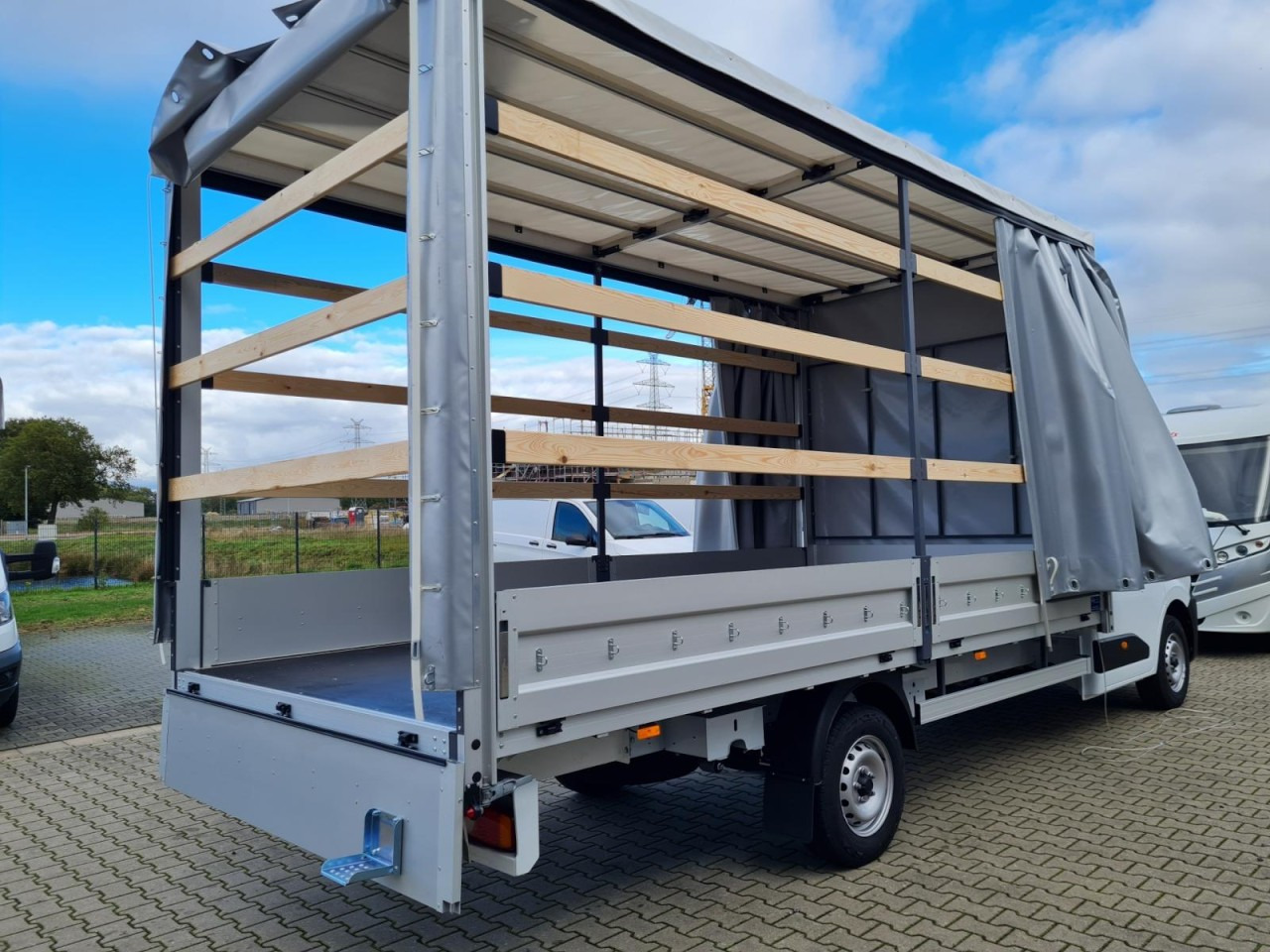 Renault Master Pritsche 2x Schiebe Plane 10 Pal. LUFTFEDERUNG - Utilitaire rideaux coulissants (PLSC): photos 5 Renault Master Pritsche 2x Schiebe Plane 10 Pal. LUFTFEDERUNG - Utilitaire rideaux coulissants (PLSC): photos 5