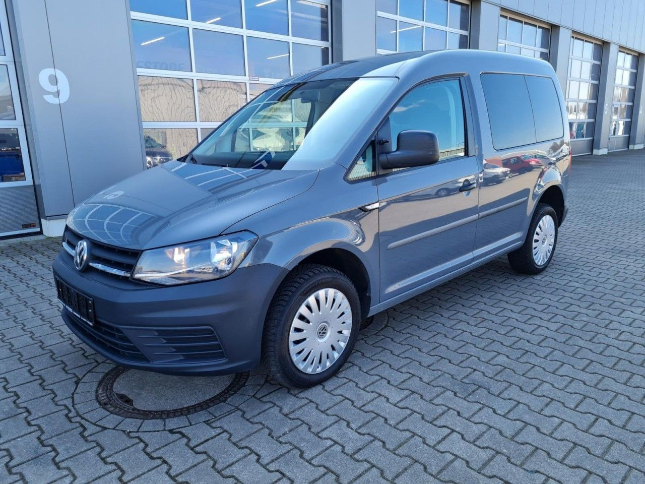 Volkswagen Caddy 4Motion TDi Kombi 5-Sitze REGALSYSTEM TEMP - Voiture: photos 3 Volkswagen Caddy 4Motion TDi Kombi 5-Sitze REGALSYSTEM TEMP - Voiture: photos 3