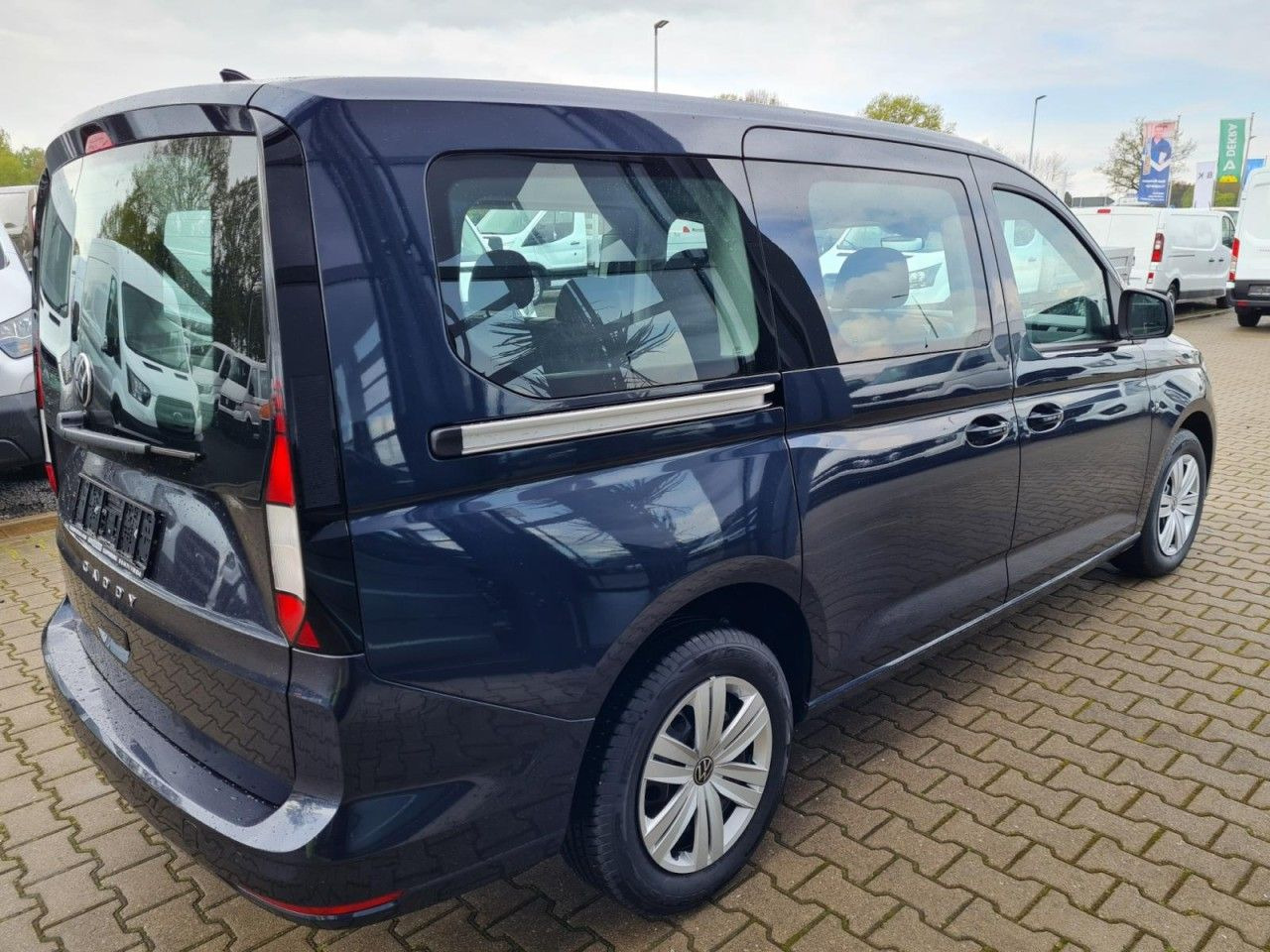 Volkswagen Caddy Maxi Kombi 7-Sitze 1.5 TSI DSG NAVI/APP TE - Voiture: photos 3 Volkswagen Caddy Maxi Kombi 7-Sitze 1.5 TSI DSG NAVI/APP TE - Voiture: photos 3
