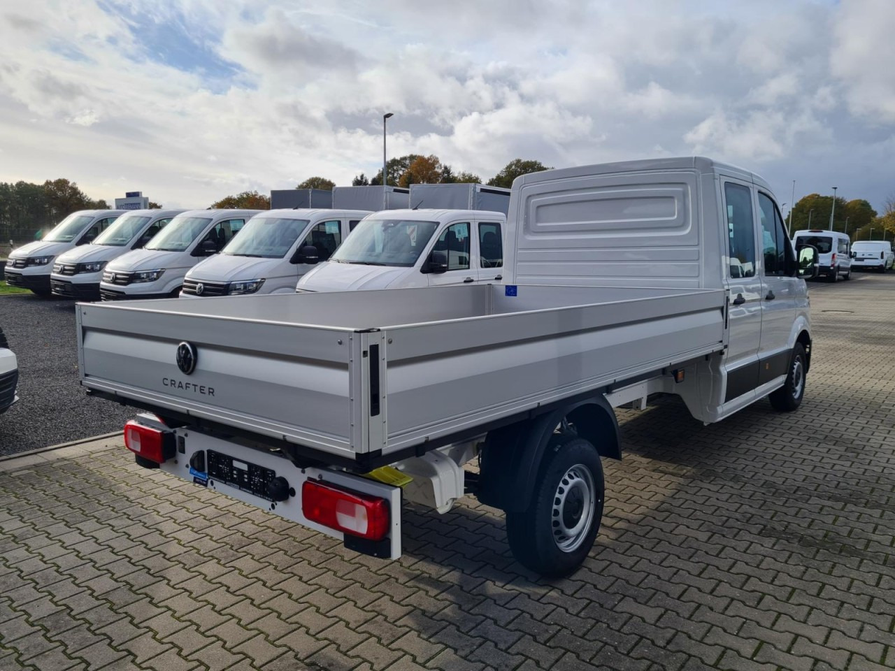 Volkswagen Crafter 35 Doka TDI L4 lang KLIMA TEMPOMAT - Utilitaire plateau, Utilitaire double cabine: photos 5 Volkswagen Crafter 35 Doka TDI L4 lang KLIMA TEMPOMAT - Utilitaire plateau, Utilitaire double cabine: photos 5