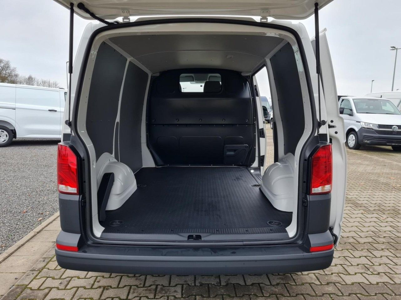 Volkswagen T6.1 Kasten KR Heckklappe KAMERA KLIMA Navi App - Fourgonnette: photos 5 Volkswagen T6.1 Kasten KR Heckklappe KAMERA KLIMA Navi App - Fourgonnette: photos 5