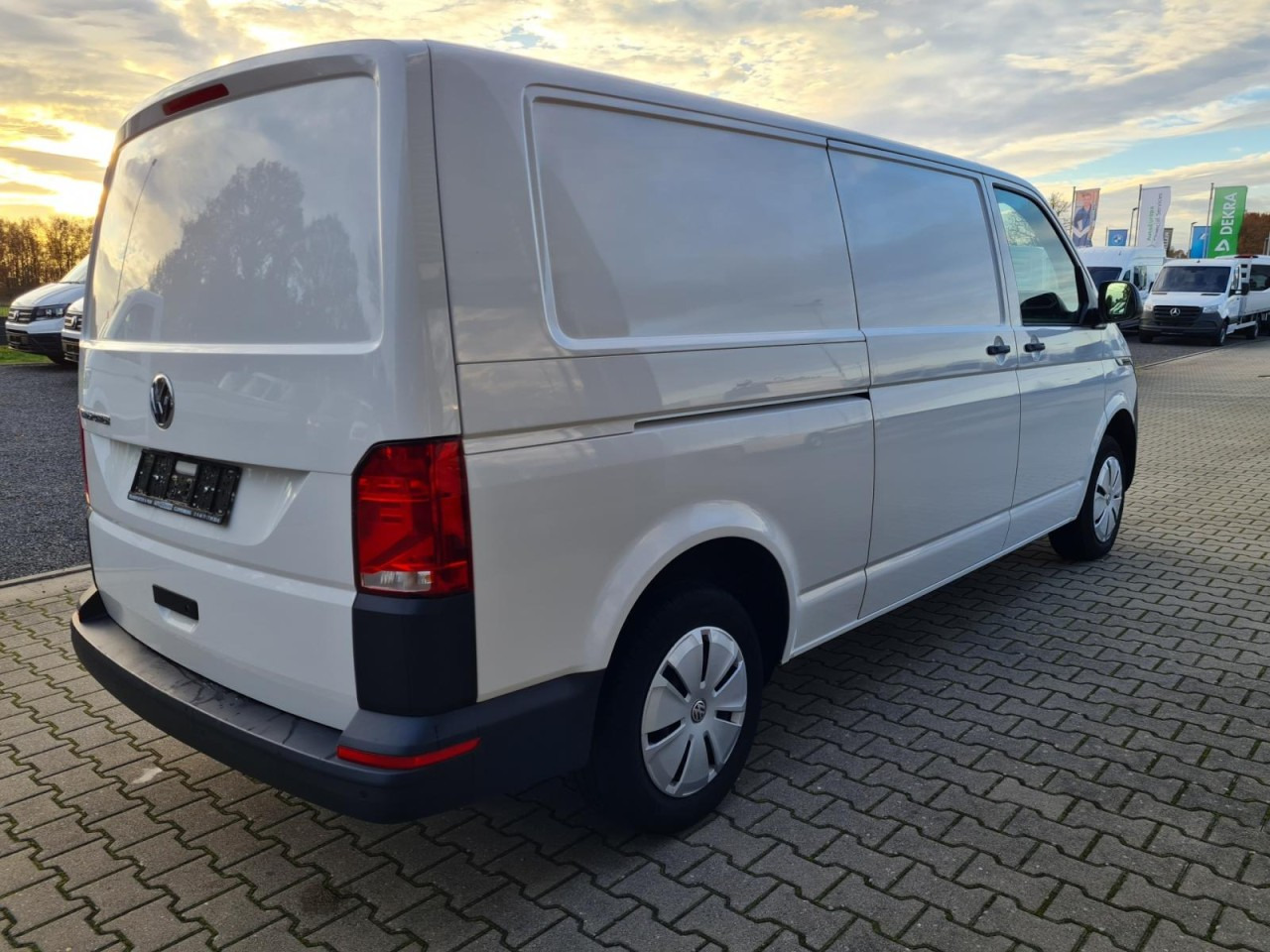 Volkswagen T6.1 Kasten TDI lang L2H1 DSG PDC KLIMA KAMERA - Fourgonnette: photos 4 Volkswagen T6.1 Kasten TDI lang L2H1 DSG PDC KLIMA KAMERA - Fourgonnette: photos 4