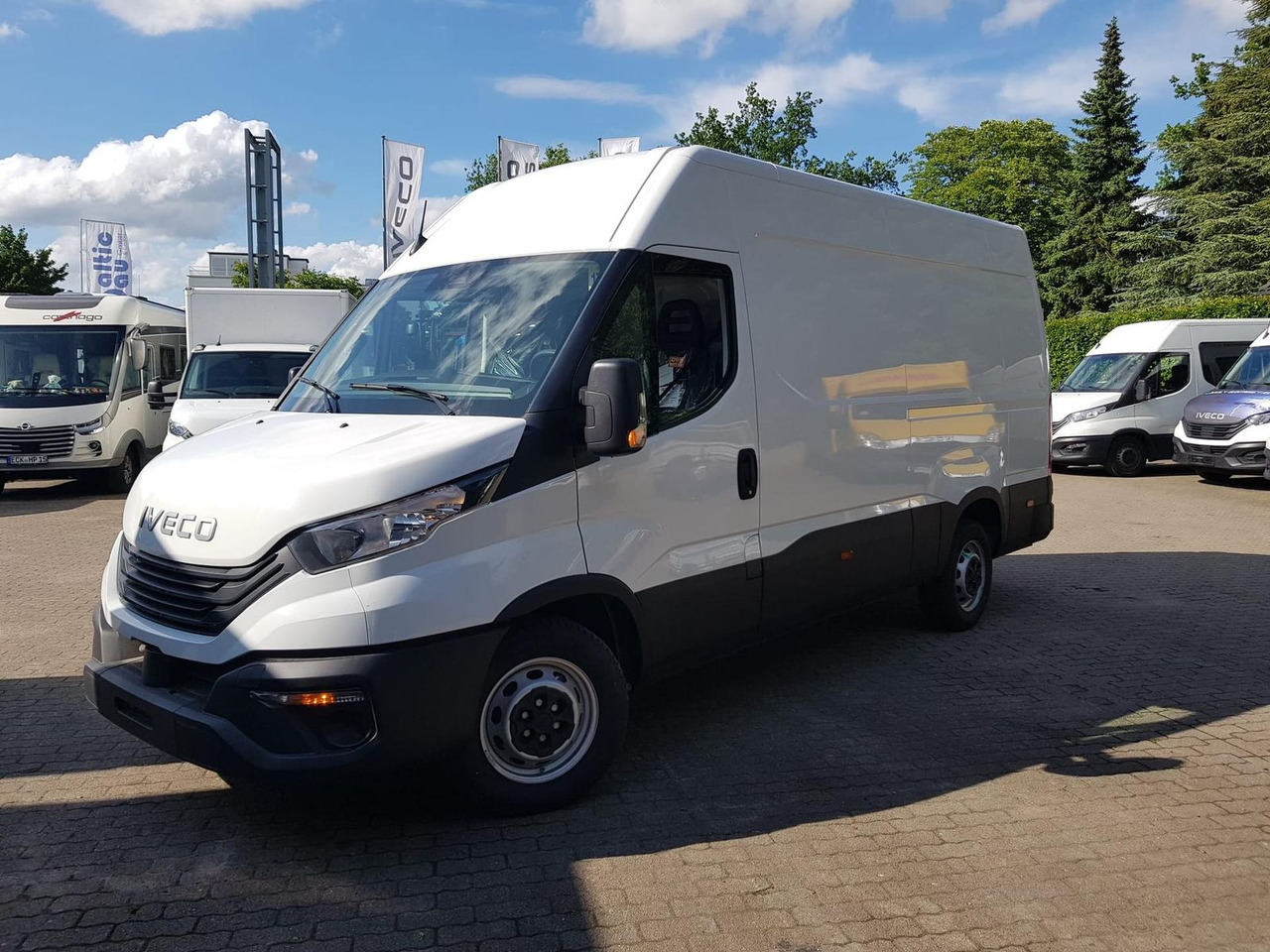 Iveco Daily 35S14A8 V Y mit Rückfahrkamera und Radi... - Fourgon utilitaire: photos 1 Iveco Daily 35S14A8 V Y mit Rückfahrkamera und Radi... - Fourgon utilitaire: photos 1