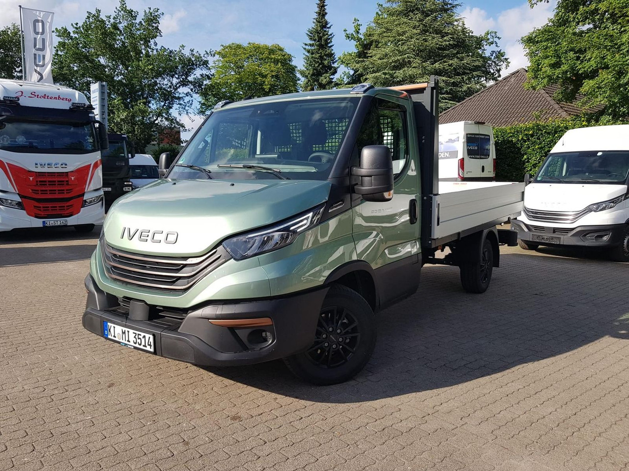 Iveco Daily 35S14HA8 Pritsche AHK 100 kW (136 PS),... - Utilitaire plateau: photos 1 Iveco Daily 35S14HA8 Pritsche AHK 100 kW (136 PS),... - Utilitaire plateau: photos 1