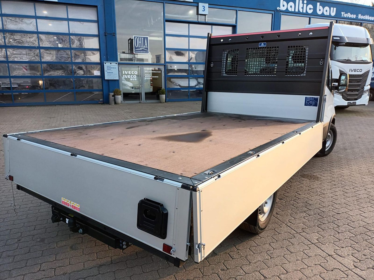 Iveco Daily 35S16H3.0 Pritsche,AHK, Rückfahrkamera... - Utilitaire plateau: photos 4 Iveco Daily 35S16H3.0 Pritsche,AHK, Rückfahrkamera... - Utilitaire plateau: photos 4