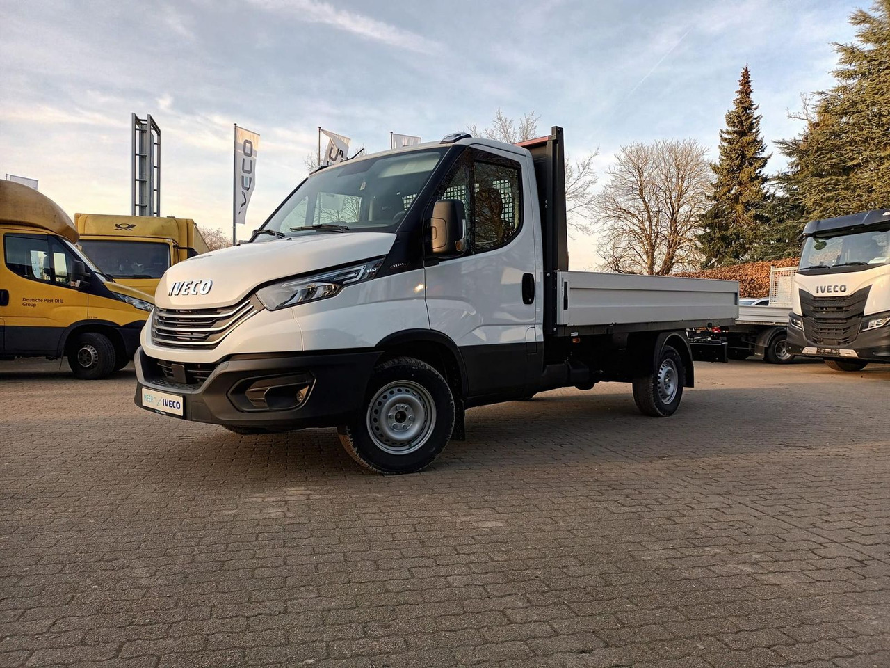 Iveco Daily 35S16H3.0 Pritsche,AHK, Rückfahrkamera... - Utilitaire plateau: photos 1 Iveco Daily 35S16H3.0 Pritsche,AHK, Rückfahrkamera... - Utilitaire plateau: photos 1