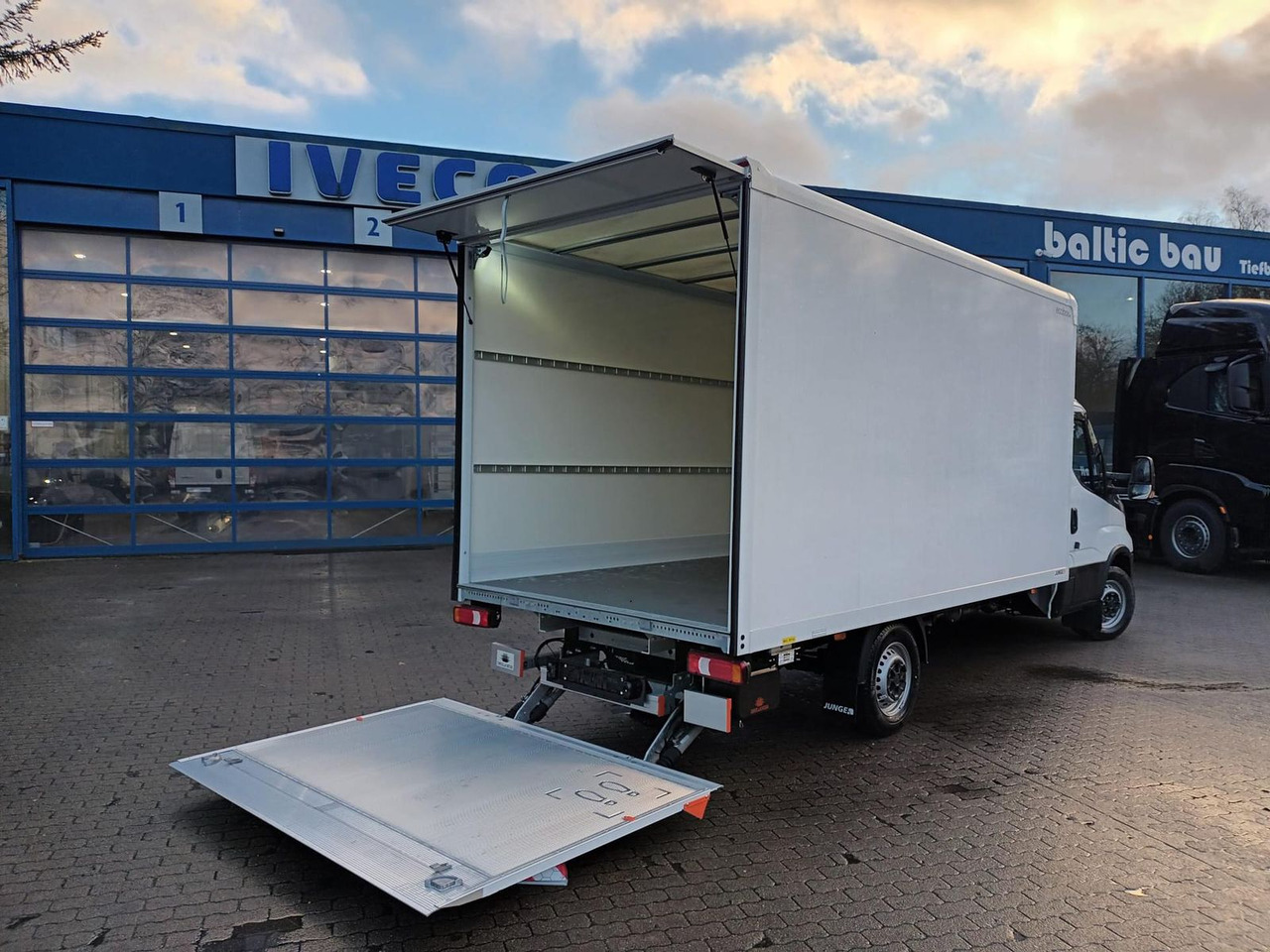 Iveco Daily 35S16HA8 Koffer LBW - ab 0% Finanzieren - Fourgon grand volume: photos 4 Iveco Daily 35S16HA8 Koffer LBW - ab 0% Finanzieren - Fourgon grand volume: photos 4