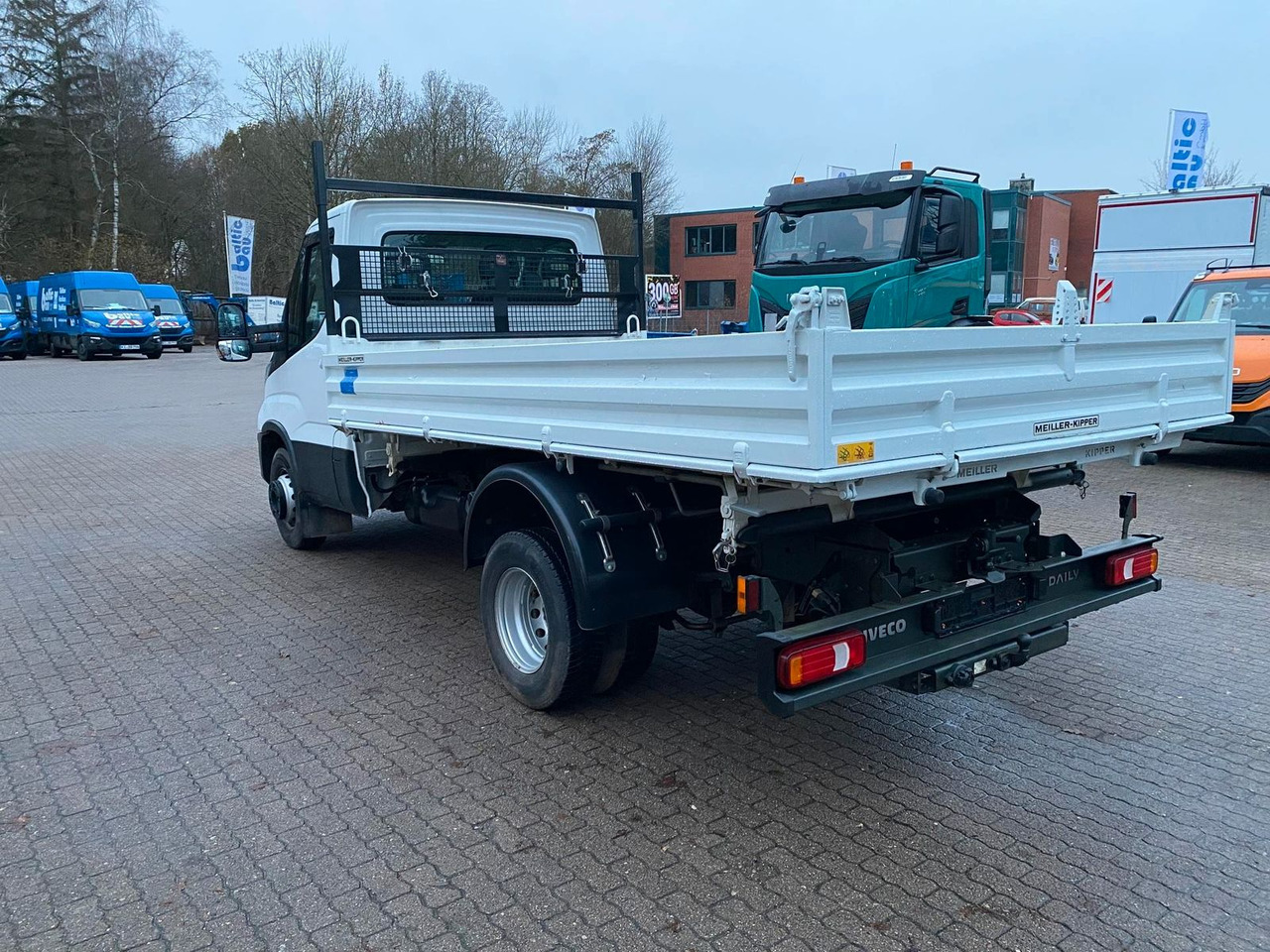 Iveco Daily 70C18H Meiler Dreiseitenkipper*AHK*RADI... - Utilitaire benne: photos 3 Iveco Daily 70C18H Meiler Dreiseitenkipper*AHK*RADI... - Utilitaire benne: photos 3