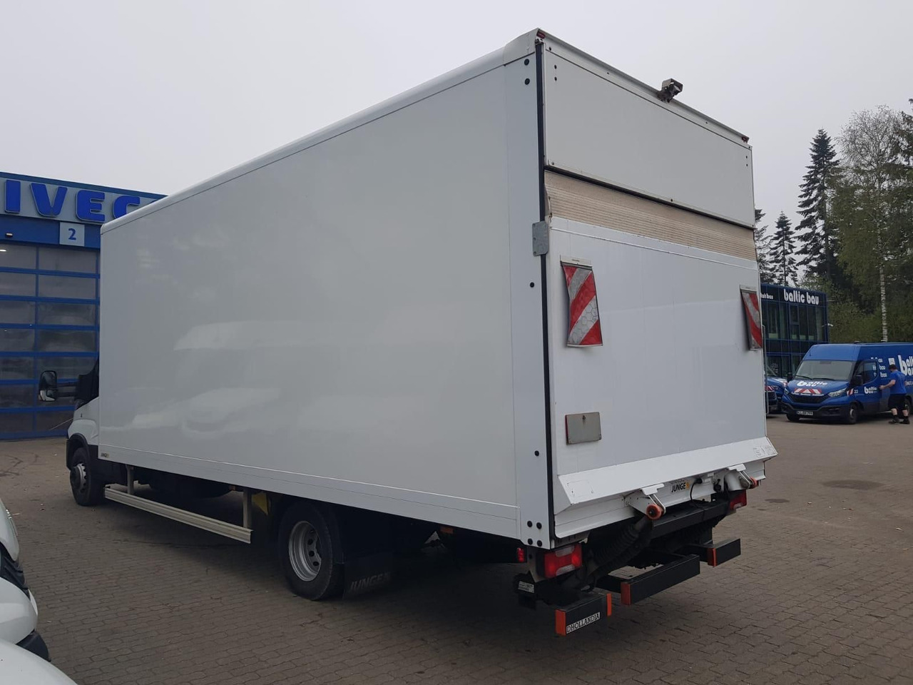 Iveco Daily 70C18HA8/P Koffer, Luftfederung, Kamera... - Fourgon grand volume: photos 4 Iveco Daily 70C18HA8/P Koffer, Luftfederung, Kamera... - Fourgon grand volume: photos 4