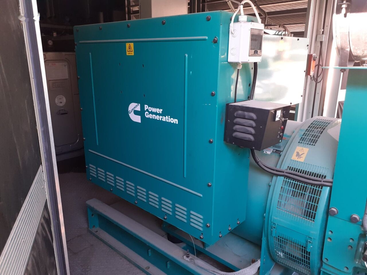 Cummins Cummins Generator Set Stamford 1300 KW 1600 KVA New Factory, Diesel Generator, 2014 Model, 2245 HP, 9000 kg, Low Hours, For Sale in Poland - Groupe électrogène: photos 1 Cummins Cummins Generator Set Stamford 1300 KW 1600 KVA New Factory, Diesel Generator, 2014 Model, 2245 HP, 9000 kg, Low Hours, For Sale in Poland - Groupe électrogène: photos 1