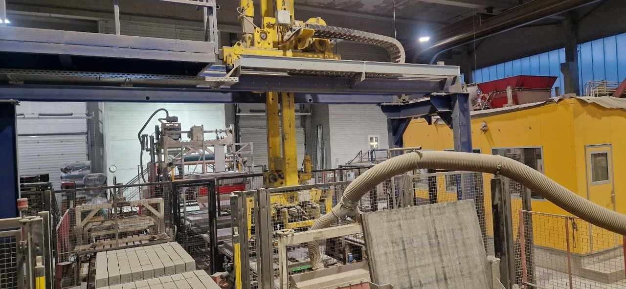 Henke Variant 140/115/50 – Fully automatic block production line / Vollautomatische Steinfertigungsanlage - Matériel de béton: photos 2 Henke Variant 140/115/50 – Fully automatic block production line / Vollautomatische Steinfertigungsanlage - Matériel de béton: photos 2