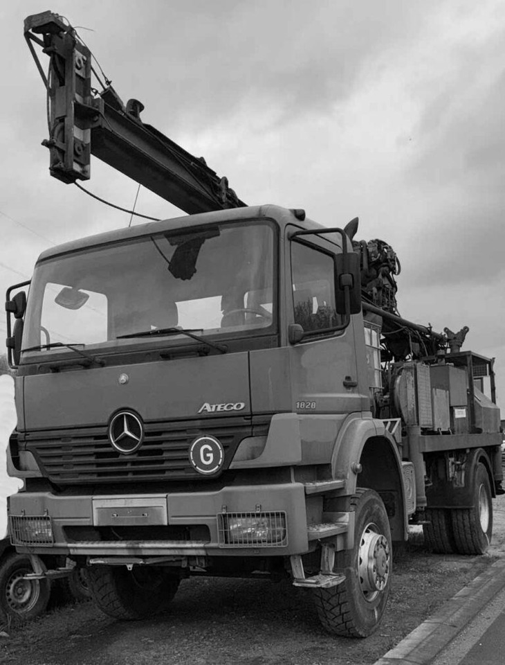 Nordmeyer DSB 1/5 – drilling rig on truck / Bohrgerät auf LKW - Foreuse: photos 1 Nordmeyer DSB 1/5 – drilling rig on truck / Bohrgerät auf LKW - Foreuse: photos 1
