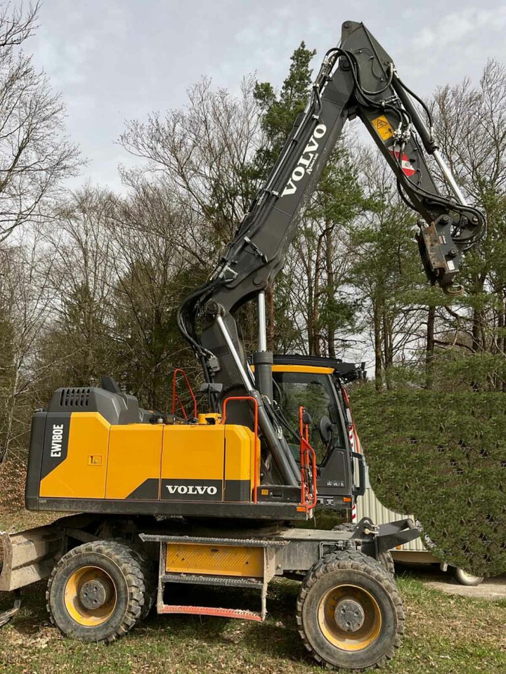 Volvo EW180 E – mobile excavator / Mobilbagger - Pelle sur pneus: photos 1 Volvo EW180 E – mobile excavator / Mobilbagger - Pelle sur pneus: photos 1