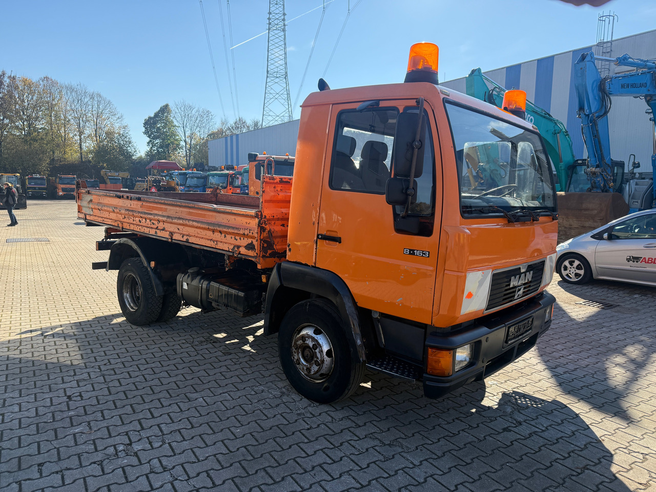 MAN 8.163 L2000 3-Seiten-Kipper AHK - Camion benne: photos 3 MAN 8.163 L2000 3-Seiten-Kipper AHK - Camion benne: photos 3