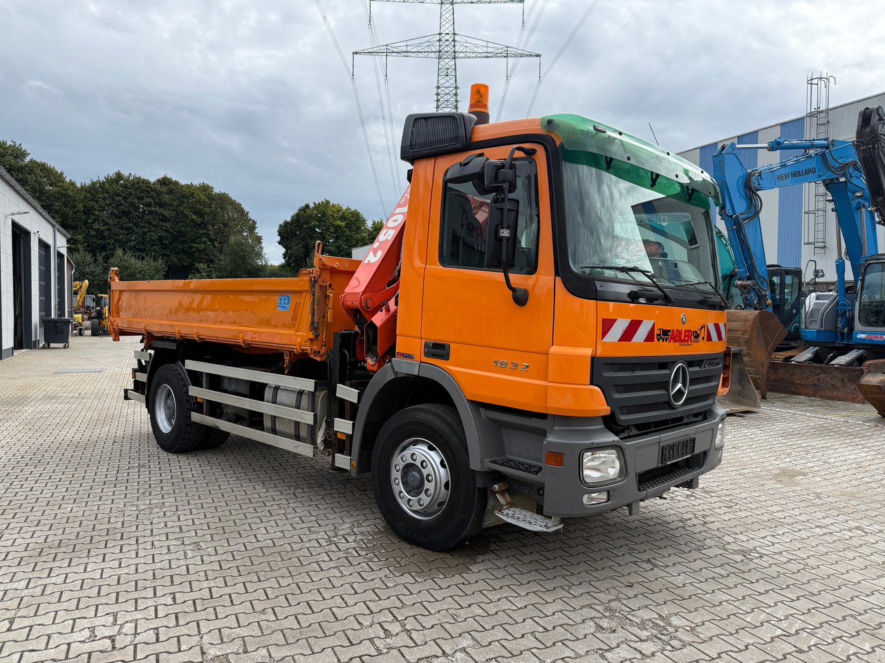 Mercedes-Benz 1832 Actros MP2 3-Seiten-Kipper mit Kran + Funk - Camion benne, Camion grue: photos 3 Mercedes-Benz 1832 Actros MP2 3-Seiten-Kipper mit Kran + Funk - Camion benne, Camion grue: photos 3