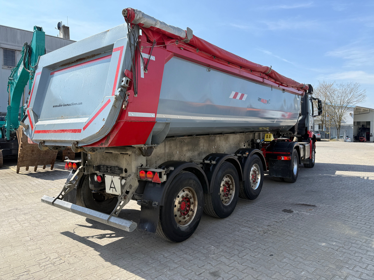 Mercedes-Benz 1851 Arocs ECHTER 4x4 mit Schmitz Kippauflieger - Camion benne: photos 4 Mercedes-Benz 1851 Arocs ECHTER 4x4 mit Schmitz Kippauflieger - Camion benne: photos 4