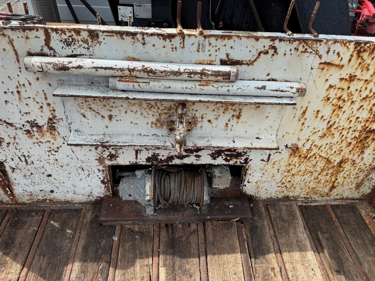 Camion porte-voitures, Camion grue Mercedes-Benz 2535 Actros MP1 Baumaschinentransporter mit Kran und Rampen: photos 16